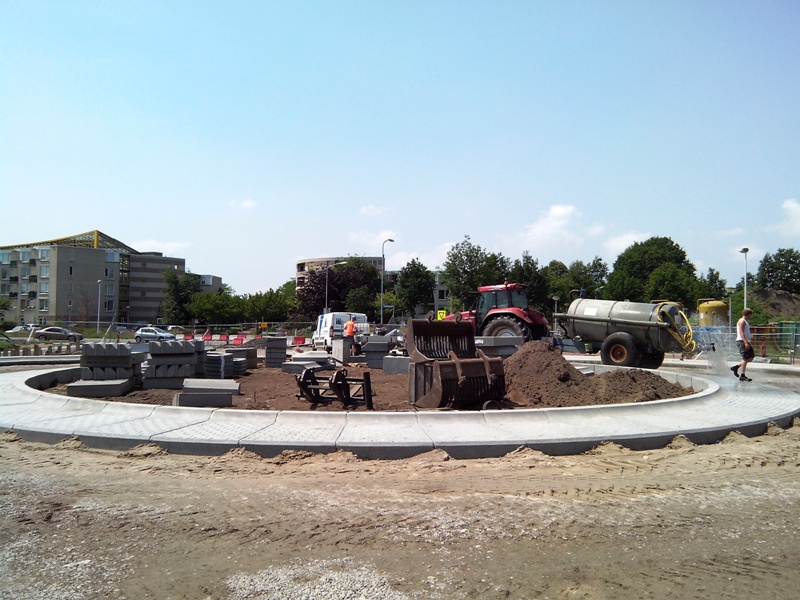 Weisteeg tunnel station harderwijk 2015 rotonde1